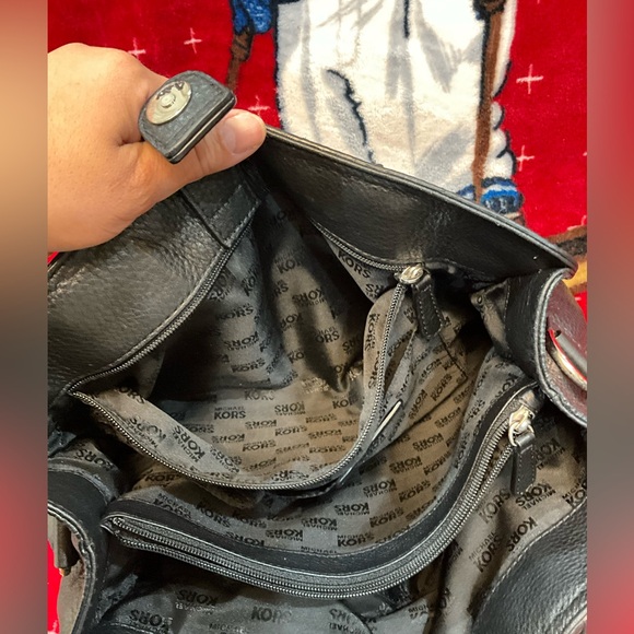 good condition Michael Kors Hamilton Satchel Black Pebbled Leeather - Picture 15 of 16